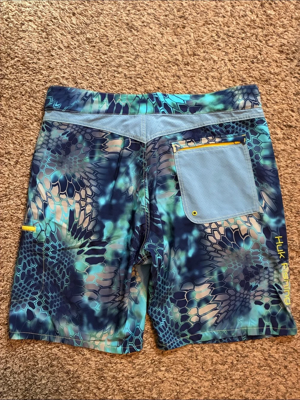 Huk men’s fishing swim shorts -size XL